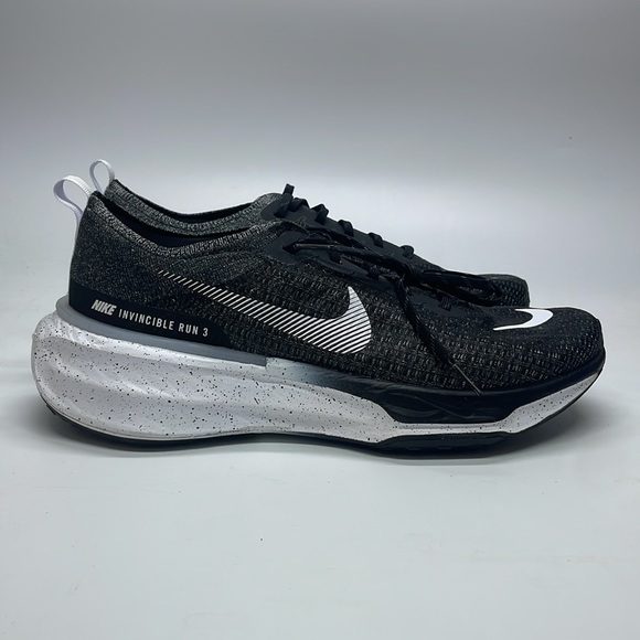 Men’s Nike ZoomX Invincible Run Flyknit 3 Black/White DR2615-002 NWOB - Picture 2 of 5